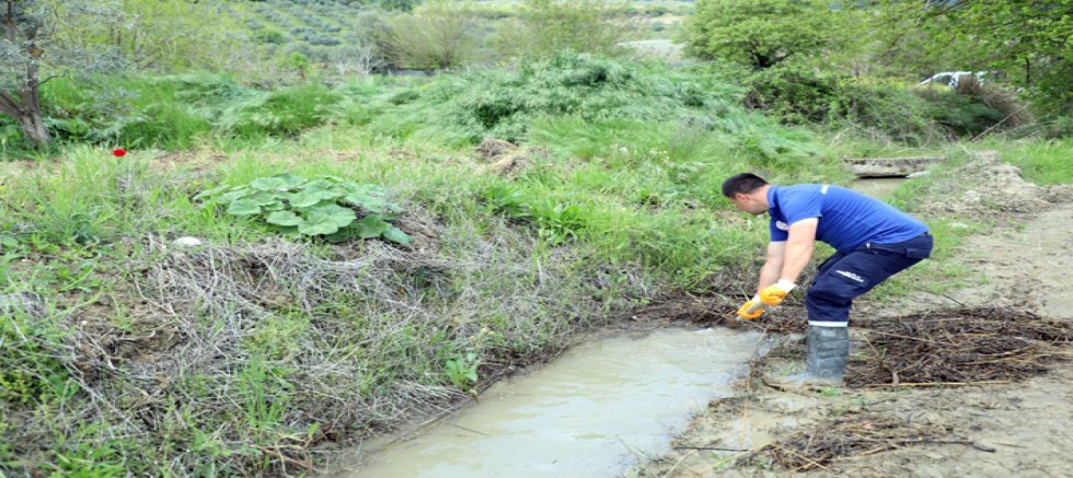                                                                                                                         28.04.2025 Köylü Üretirse Muğla Kazanır: Sulama Kanalları Temizleniyor