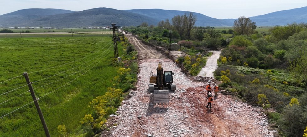 Büyükşehir’in Milas Kırsalındaki 80 Milyonluk Yol Yatırımı Devam Ediyor