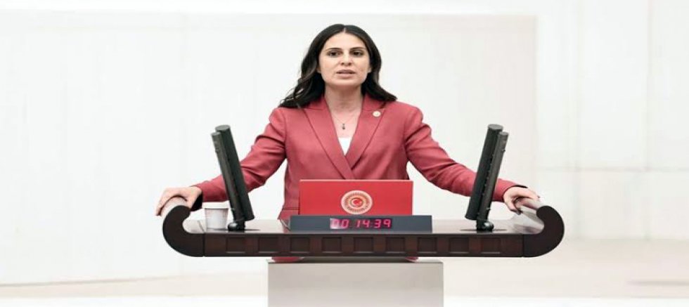 “KADINLARIN ÖZGÜRLÜĞÜ, TOPLUMUN ÖZGÜRLÜĞÜDÜR!