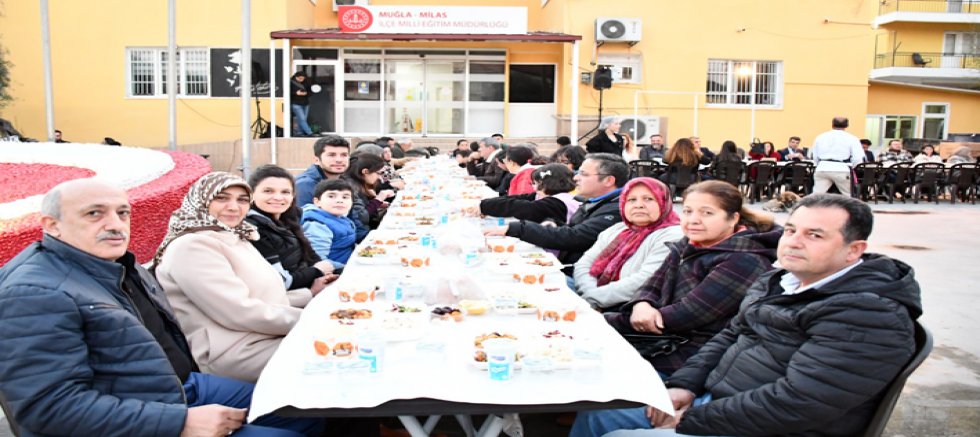 Milas İlçe Milli Eğitim Müdürlüğü Personeli İftar Programında Buluştu.