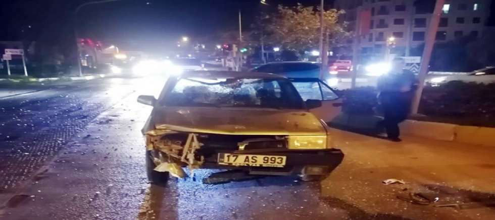 OTOGAR KAVŞAĞINDA TRAFİK KAZASI...