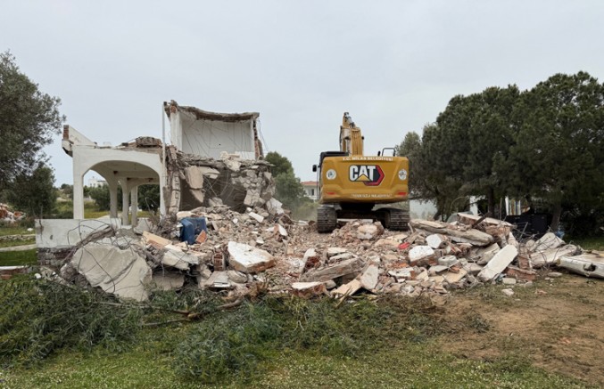 MİLAS BELEDİYESİ KAÇAK YAPILARA GEÇİT VERMİYOR