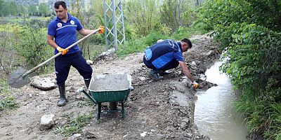                                                                                                                         28.04.2025 Köylü Üretirse Muğla Kazanır: Sulama Kanalları Temizleniyor