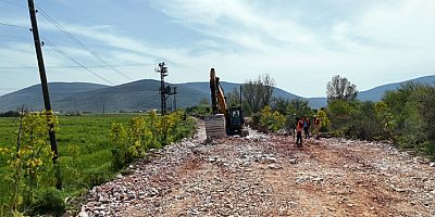 Büyükşehir’in Milas Kırsalındaki 80 Milyonluk Yol Yatırımı Devam Ediyor