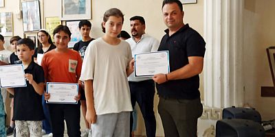 KURSLARI TAMAMLAYAN ÖĞRENCİLERE BELGELERİ VERİLDİ 